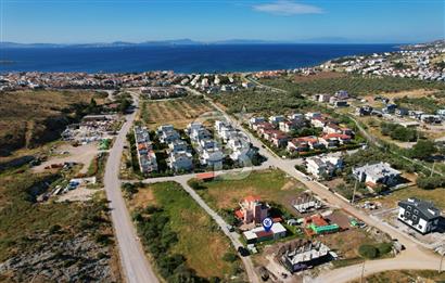 ÇANDARLI'DA DENİZE YAKIN, ANAYOLA YAKIN, ALTYAPISI HAZIR ARSA