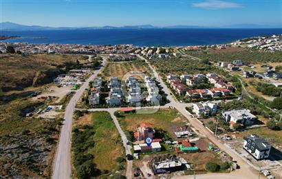 ÇANDARLI'DA DENİZE YAKIN, ANAYOLA YAKIN, ALTYAPISI HAZIR ARSA