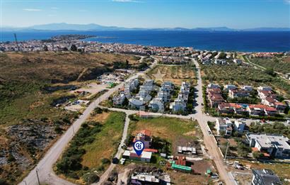 ÇANDARLI'DA DENİZE YAKIN, ANAYOLA YAKIN, ALTYAPISI HAZIR ARSA
