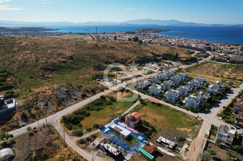 ÇANDARLI'DA DENİZE YAKIN, ANAYOLA YAKIN, ALTYAPISI HAZIR ARSA