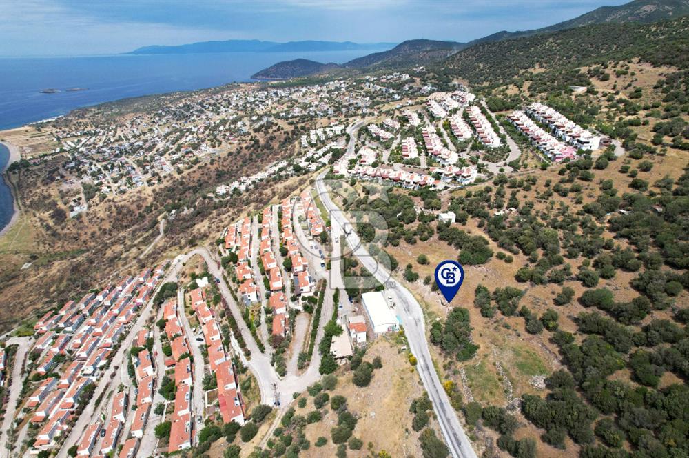 ÇANDARLI'DA 642 m² DENİZ MANZARALI ÖNÜ KAPANMAZ ARSA
