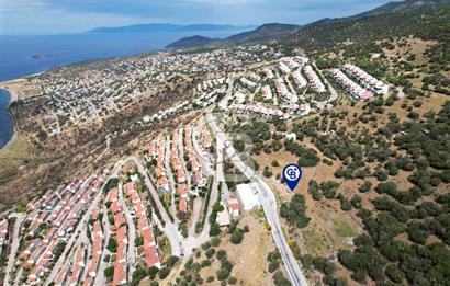 ÇANDARLI'DA 642 m² DENİZ MANZARALI ÖNÜ KAPANMAZ ARSA