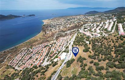 ÇANDARLI'DA 642 m² DENİZ MANZARALI ÖNÜ KAPANMAZ ARSA