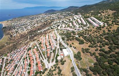 ÇANDARLI'DA 642 m² DENİZ MANZARALI ÖNÜ KAPANMAZ ARSA
