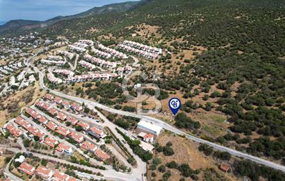 ÇANDARLI'DA 642 m² DENİZ MANZARALI ÖNÜ KAPANMAZ ARSA