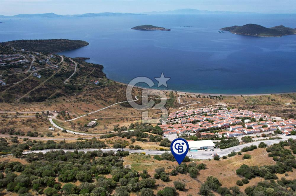 ÇANDARLI'DA 642 m² DENİZ MANZARALI ÖNÜ KAPANMAZ ARSA