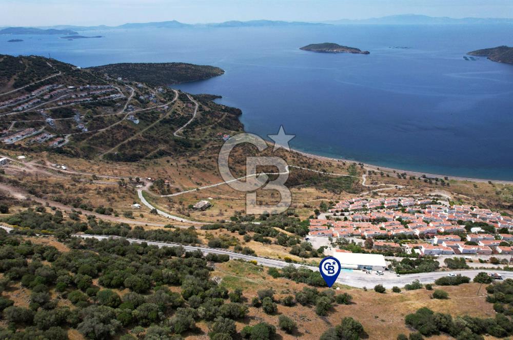 ÇANDARLI'DA 642 m² DENİZ MANZARALI ÖNÜ KAPANMAZ ARSA