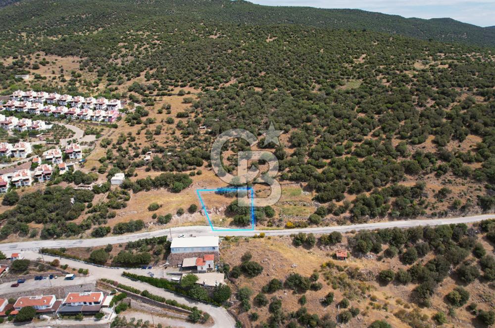 ÇANDARLI'DA 642 m² DENİZ MANZARALI ÖNÜ KAPANMAZ ARSA