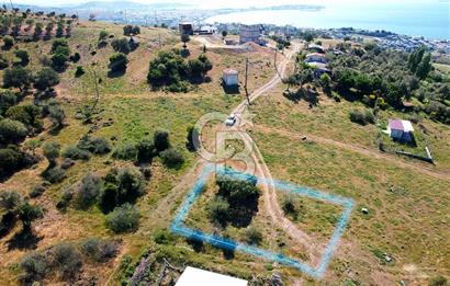 ÇANDARLI'DA 375 M2 DOĞA İLE İÇİÇE İMARLI ARSA