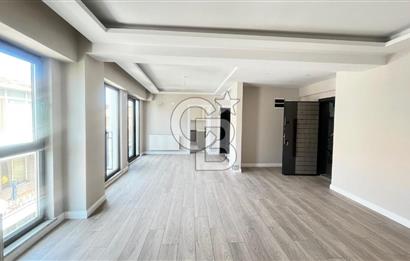 Cevatpaşa'nın Kalbinde Geniş ve Modern 2+1 Dubleks Daire