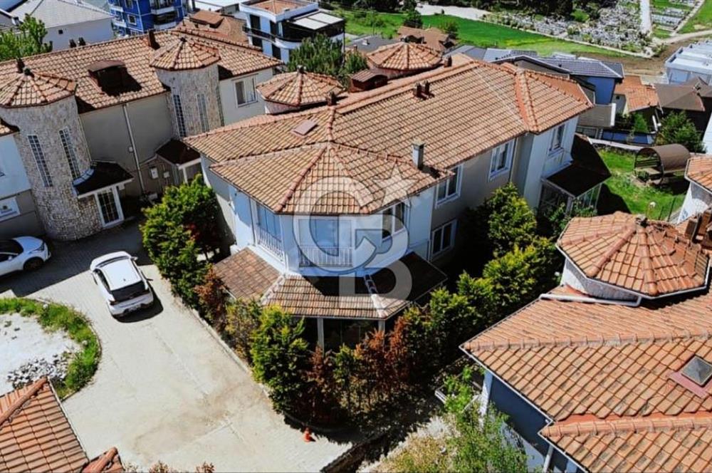 Konumu merkezi, Tasarımı özel Villa arayanlar için gerçek fırsat