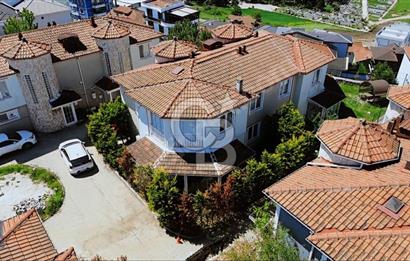 Konumu merkezi, Tasarımı özel Villa arayanlar için gerçek fırsat