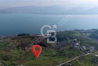 YUKARIDEREKÖY'DE GÖL MANZARALI 3610 m2 SATILIK ARAZİ