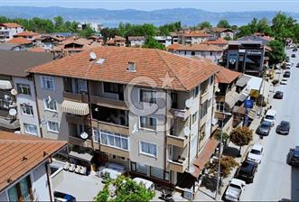 SAPANCA'NIN MERKEZİNDE GÖLE YÜRÜME MESAFESİNDE UYGUN FİYAT 3+1