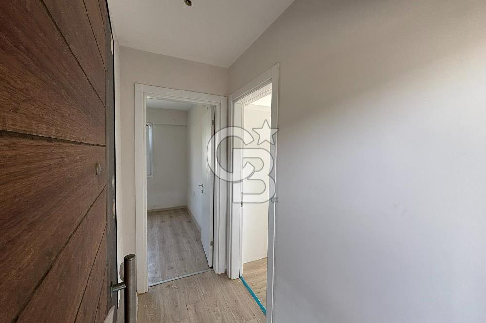 ÇANDARLI'DA HAVUZLU SİTEDE DENİZ MANZARALI 1+1 SIFIR DAİRE