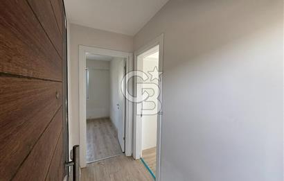 ÇANDARLI'DA HAVUZLU SİTEDE DENİZ MANZARALI 1+1 SIFIR DAİRE