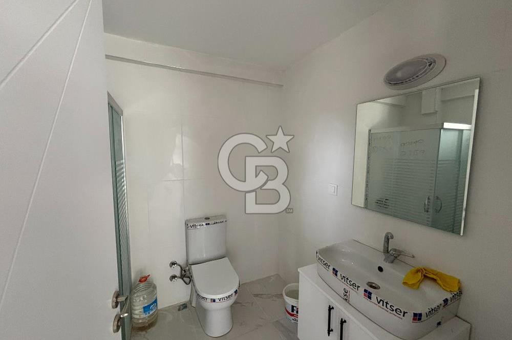 ÇANDARLI'DA HAVUZLU SİTEDE DENİZ MANZARALI 1+1 SIFIR DAİRE