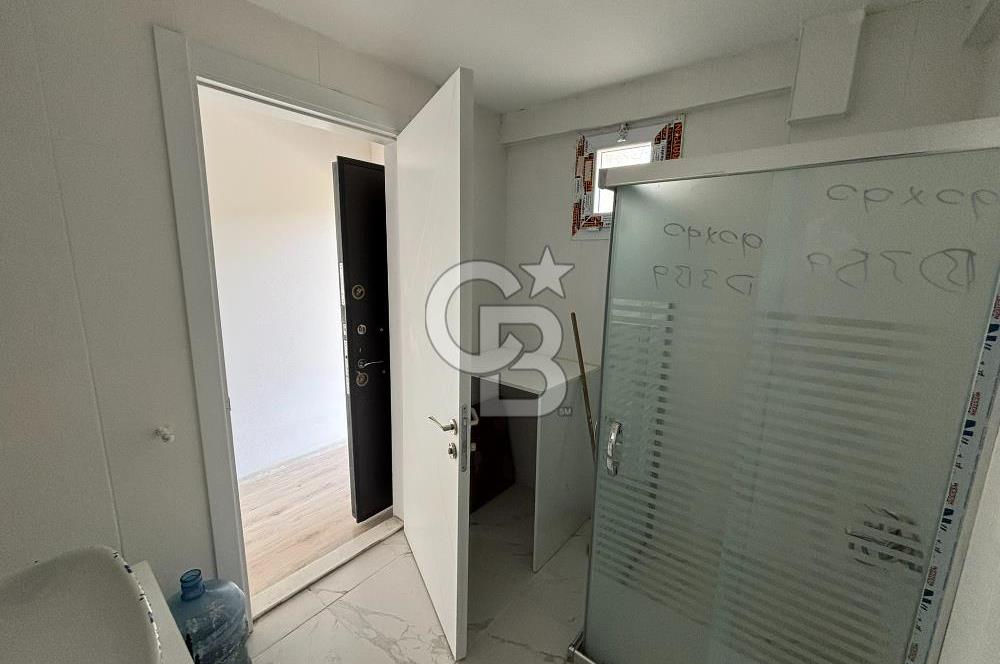ÇANDARLI'DA HAVUZLU SİTEDE DENİZ MANZARALI 1+1 SIFIR DAİRE