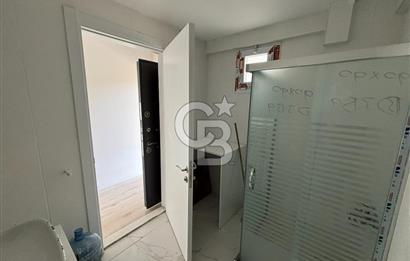 ÇANDARLI'DA HAVUZLU SİTEDE DENİZ MANZARALI 1+1 SIFIR DAİRE