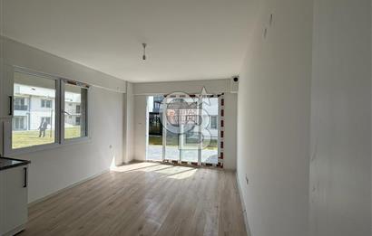 ÇANDARLI'DA HAVUZLU SİTEDE DENİZ MANZARALI 1+1 SIFIR DAİRE