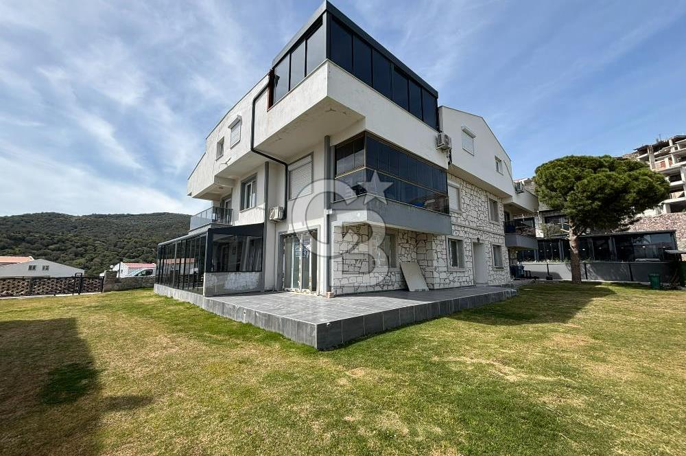 ÇANDARLI'DA HAVUZLU SİTEDE DENİZ MANZARALI 1+1 SIFIR DAİRE