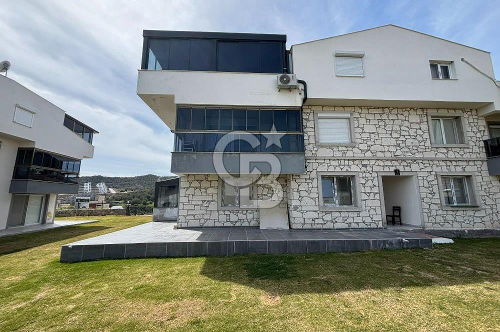 ÇANDARLI'DA HAVUZLU SİTEDE DENİZ MANZARALI 1+1 SIFIR DAİRE