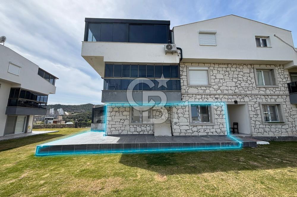 ÇANDARLI'DA HAVUZLU SİTEDE DENİZ MANZARALI 1+1 SIFIR DAİRE