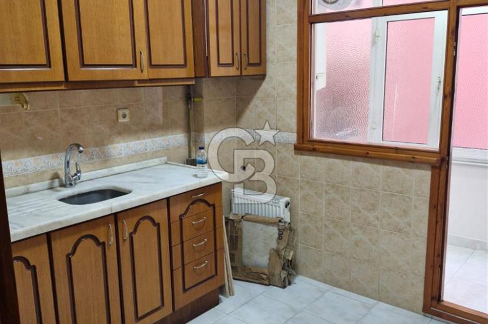 FATİH'TE SATILIK 2+1 FERAH DAİRE
