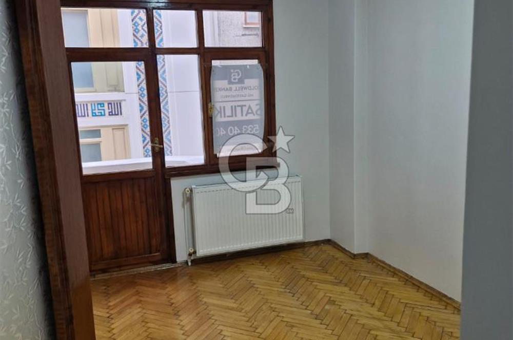 FATİH'TE SATILIK 2+1 FERAH DAİRE