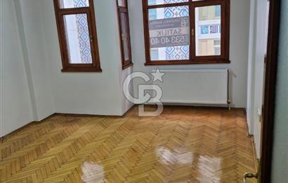 FATİH'TE SATILIK 2+1 FERAH DAİRE