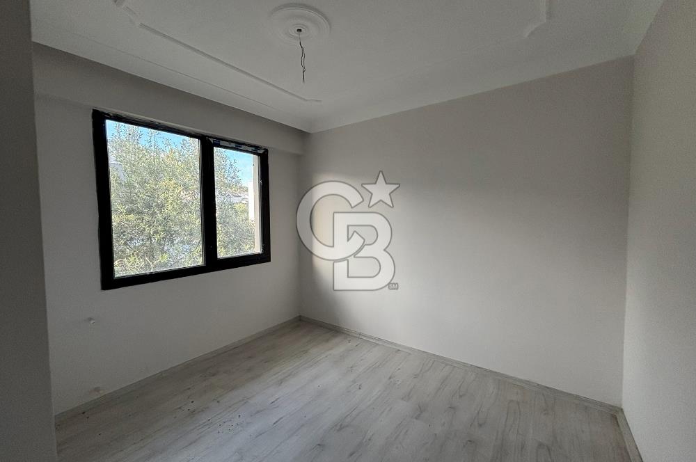 ÇANDARLI BAŞARAN SİTESİNDE GENİŞ BAHÇELİ 4+1 VİLLA!