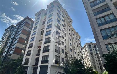 Suadiye'de genç binada merkezi lokasyonda 3+1 balkonlu daire