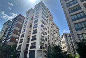 Suadiye'de genç binada merkezi lokasyonda 3+1 balkonlu daire