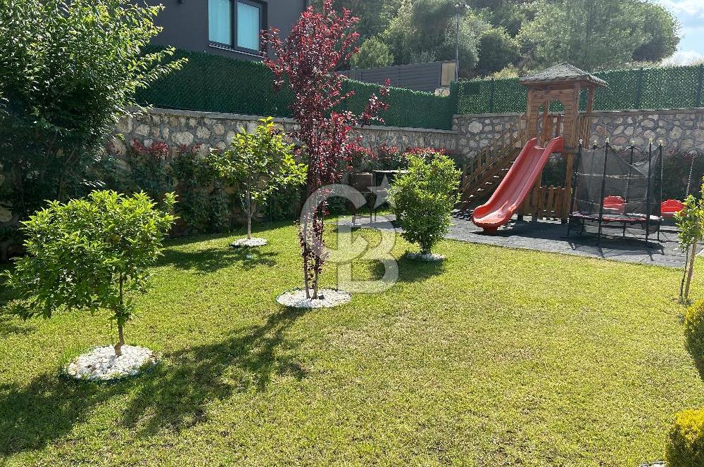Coldwell Banker Nest ten B.Hacılı Mh.de Göl Manzaralı Sıfır 5+1 Satılık Villa