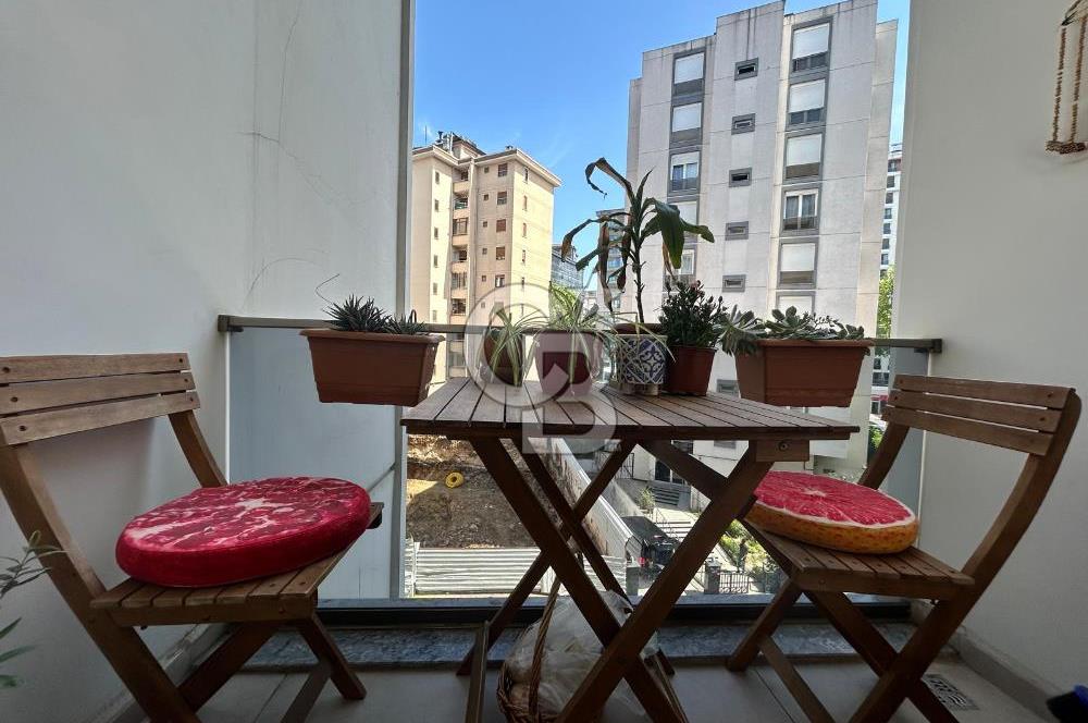Suadiye'de genç binada merkezi lokasyonda 3+1 balkonlu daire