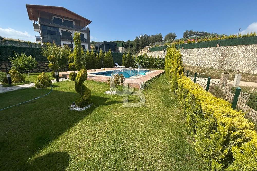 Coldwell Banker Nest ten B.Hacılı Mh.de Göl Manzaralı Sıfır 5+1 Satılık Villa