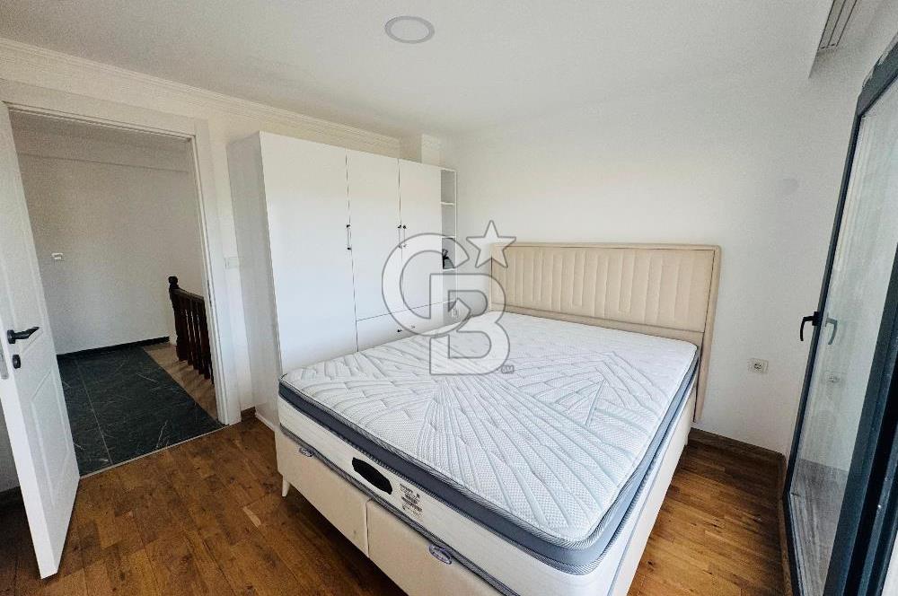 Foça Villalar Bölgesinde Kiralık 4+1 Havuzlu Villa