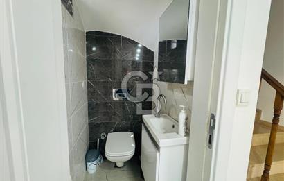 Foça Villalar Bölgesinde Kiralık 4+1 Havuzlu Villa