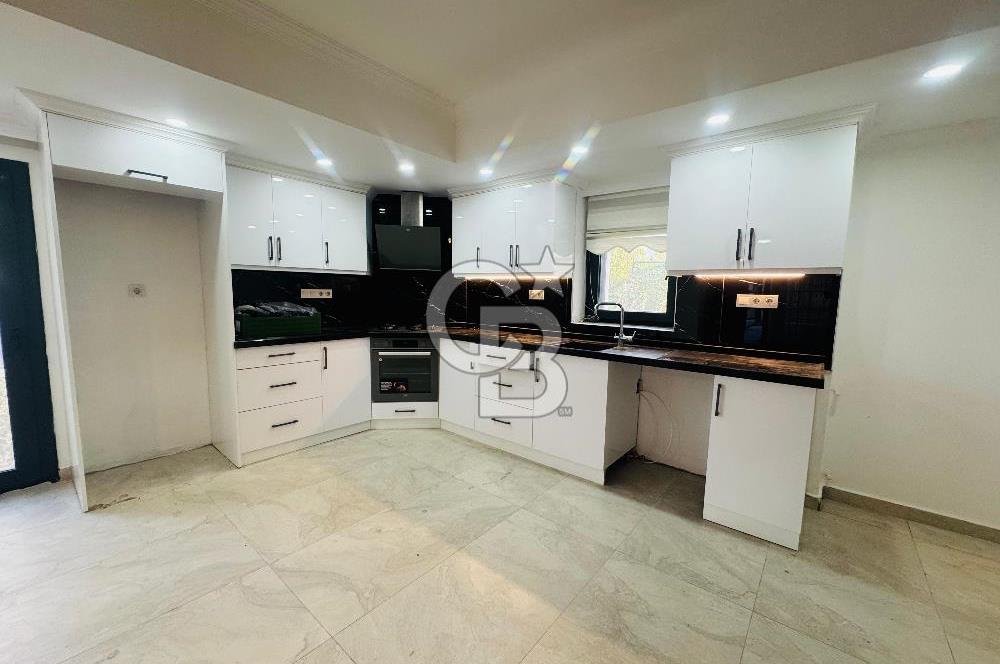 Foça Villalar Bölgesinde Kiralık 4+1 Havuzlu Villa
