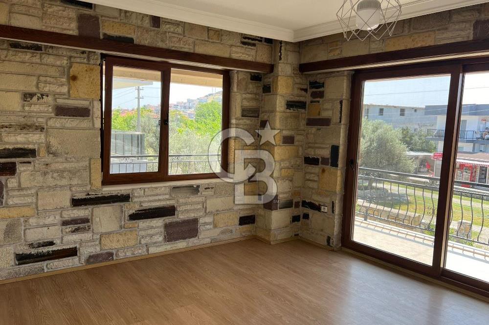 Foça Yenibağarası'nda Kiralık 2+1 Kapalı Mutfaklı Daire