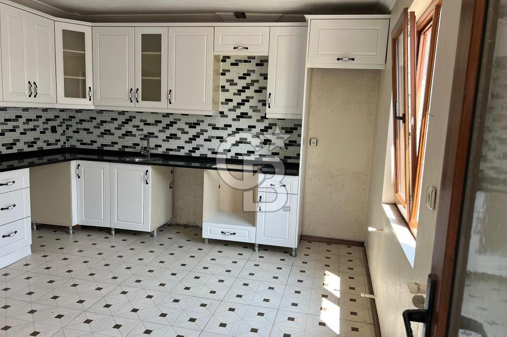 Foça Yenibağarası'nda Kiralık 2+1 Kapalı Mutfaklı Daire