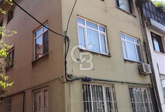 İstinye Cad. Üzerinde Muhteşem Konumlu, Denize 100m , 1+1 Daire