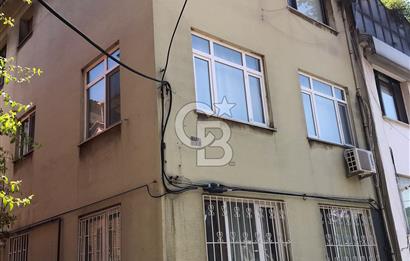 İstinye Cad. Üzerinde Muhteşem Konumlu, Denize 100m , 1+1 Daire