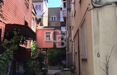 İstinye Cad. Üzerinde Muhteşem Konumlu, Denize 100m , 1+1 Daire