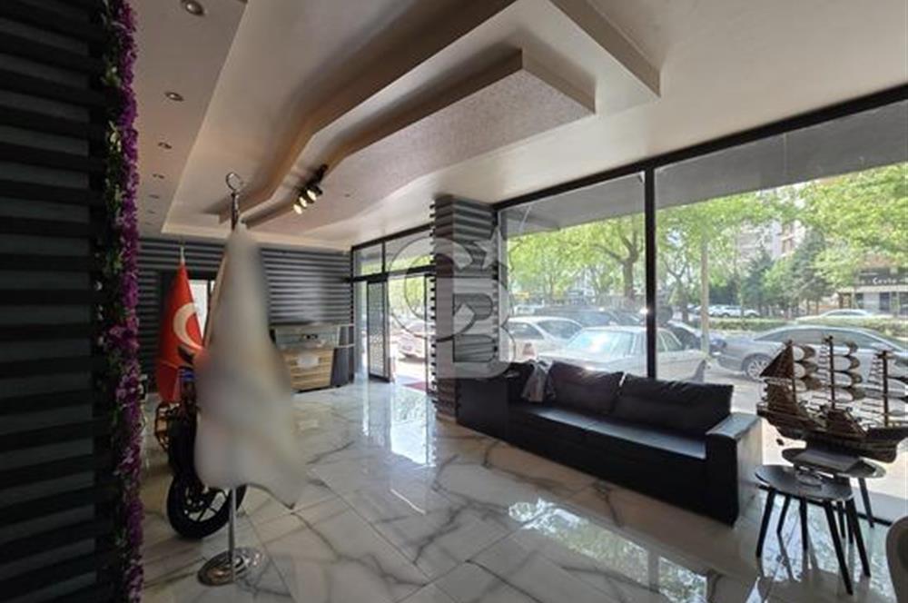 COLDWELL BANKER'DAN – AHMET ÖZCAN CADDESİ’NDE, TABELA DEĞERİ YÜKSEK, PRESTİJLİ TİCARİ DÜKKAN!