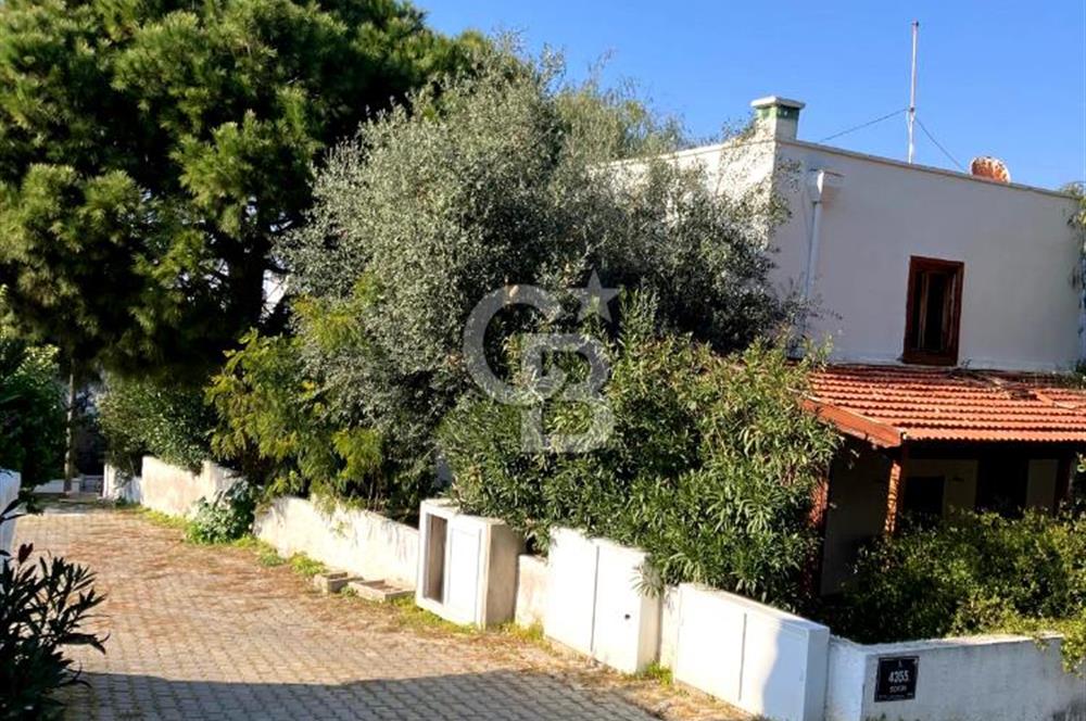 Çeşme Dalyanköy Güzel Deniz Sitesinde Denize Yakın Satılık Villa