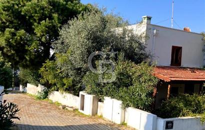 Çeşme Dalyanköy Güzel Deniz Sitesinde Denize Yakın Satılık Villa