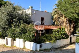 Çeşme Dalyanköy Güzel Deniz Sitesinde Denize Yakın Satılık Villa
