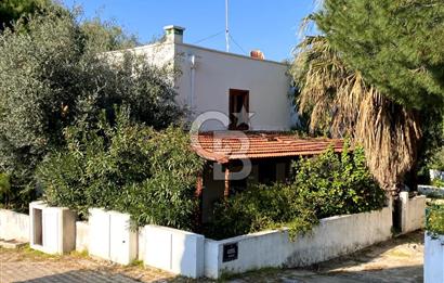 Çeşme Dalyanköy Güzel Deniz Sitesinde Denize Yakın Satılık Villa