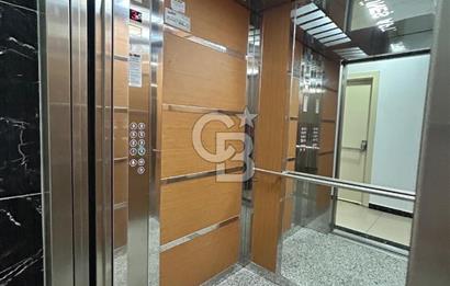 Suadiye'de genç binada merkezi lokasyonda 3+1 balkonlu daire